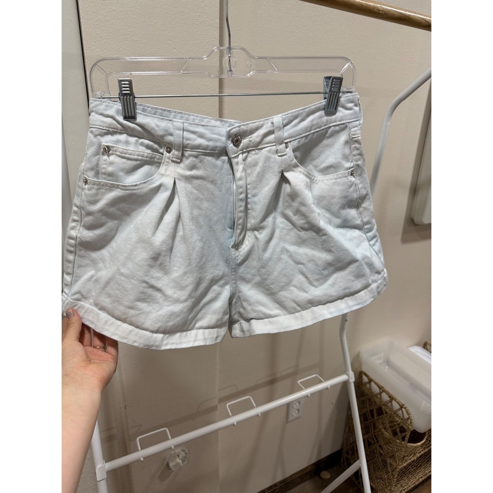 Forever 21 High Waisted Pleated Boho Denim Shorts Light Wash Clean Girl Size 28
